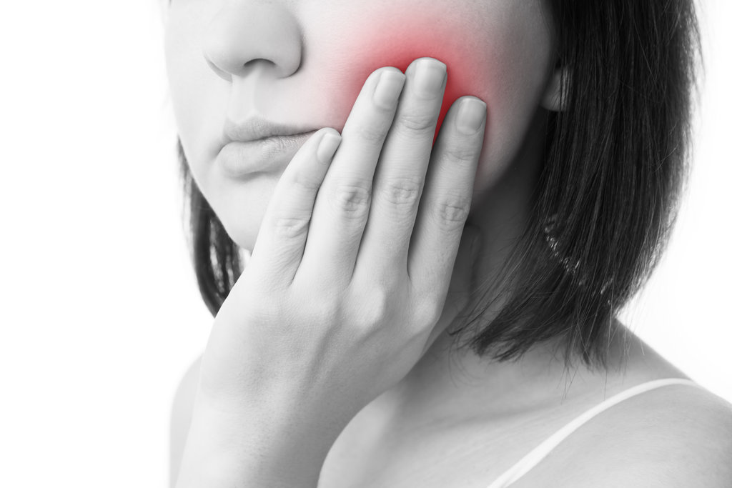 Do orthodontic braces hurt