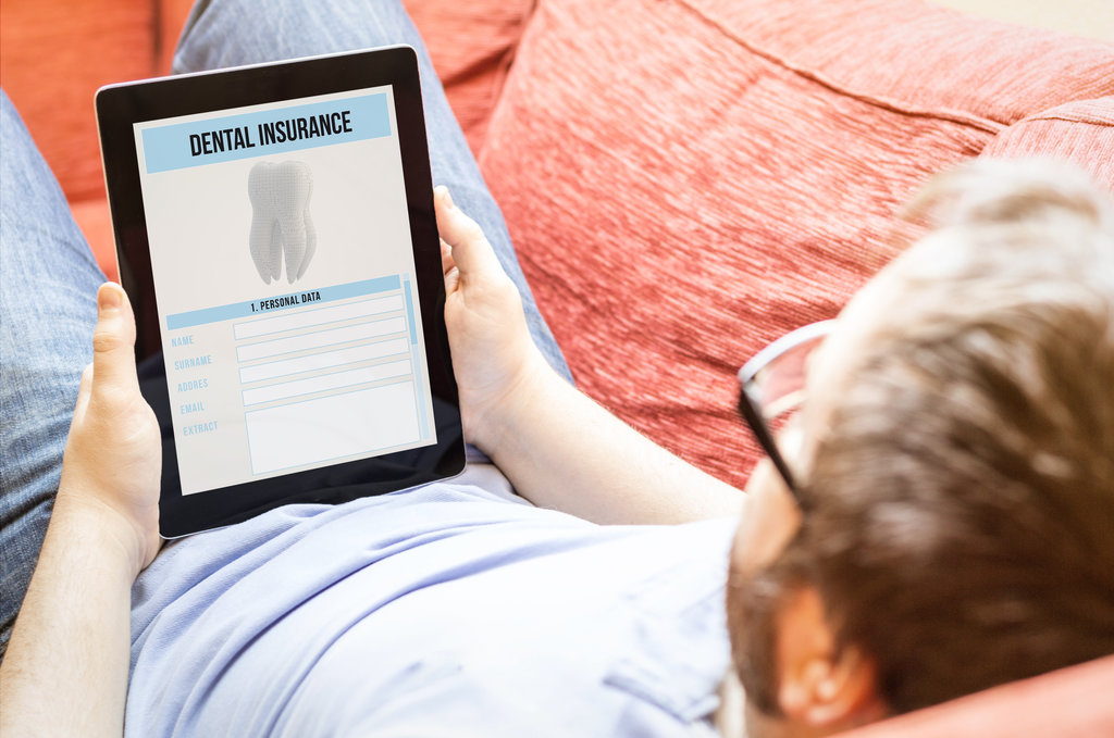 How does dental insurance work