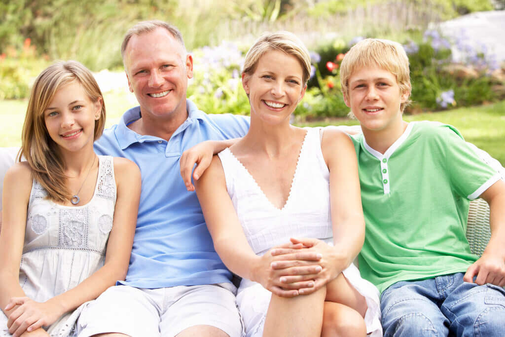 What are the differences between lumineers and veneers